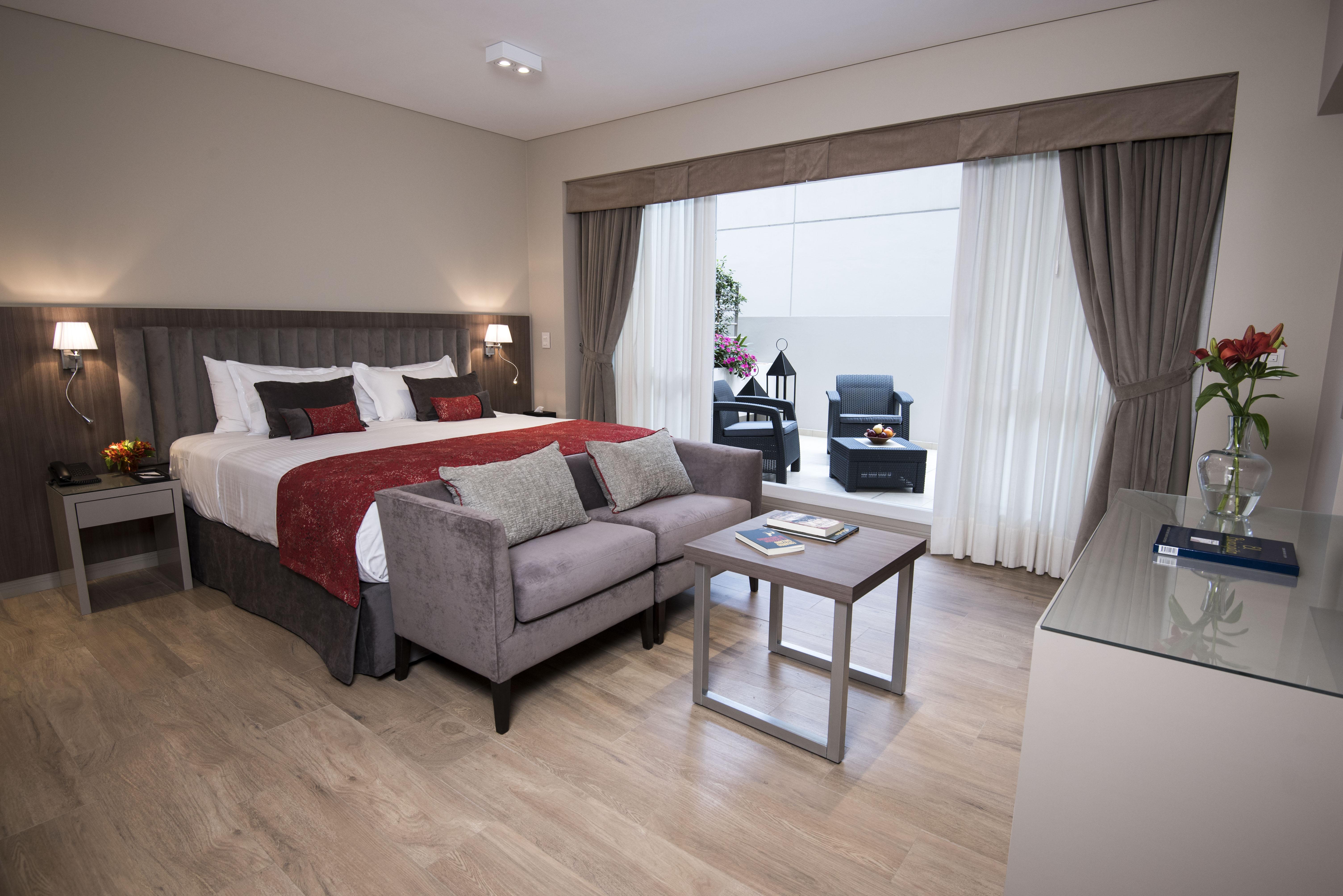 Arc Arenales Studios & Suites — Photos 1